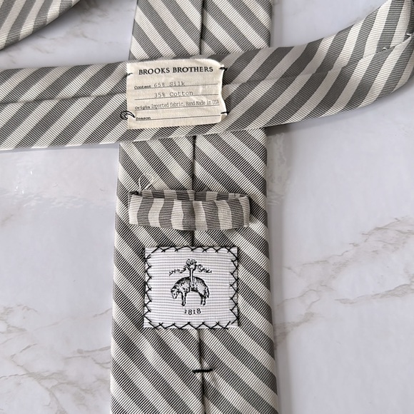 Brooks Brothers Classic Grey and White Striped Tie - Picture 3 of 5